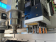 Corte de madera de la máquina de la jerarquización del CNC del servocontrol con la revista de 12 herramientas y el banco del taladro 9V